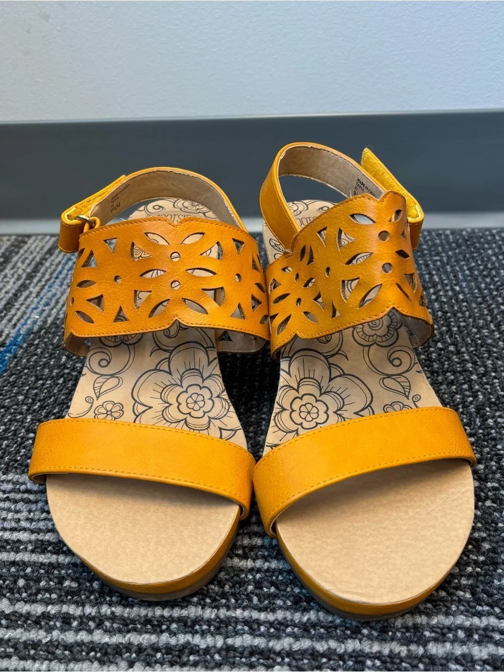 Mootsies Tootsies great preowned